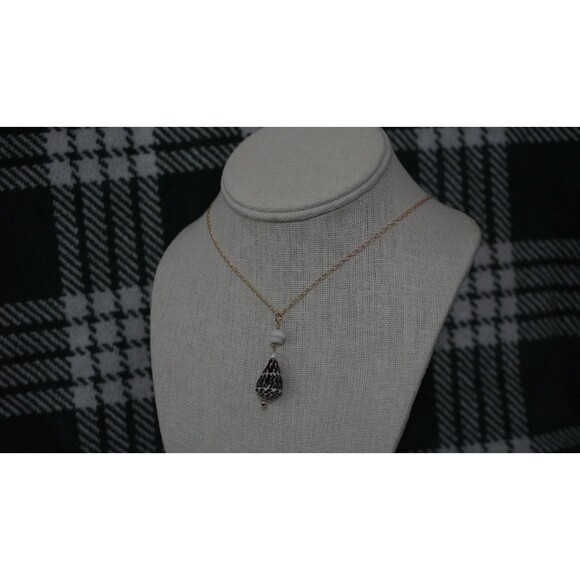 Real Cone Shell Necklace - Picture 5 of 7